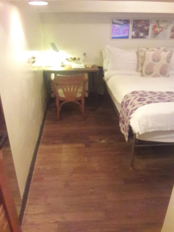 Hotel Abode